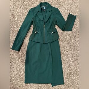 Elegant Emerald Green Women's Skirt Suit